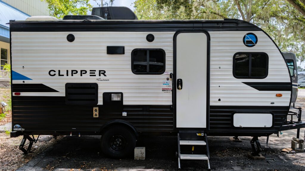 2021 COACHMEN CLIPPER 17BHS~$17,000