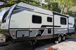 2023 APEX ULTRA-LITE ~ $29,750