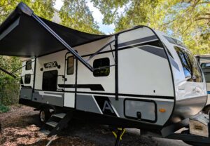 2023 APEX ULTRA-LITE ~ $29,750