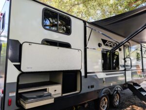 2023 APEX ULTRA-LITE ~ $29,750