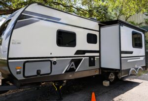 2023 APEX ULTRA-LITE ~ $29,750