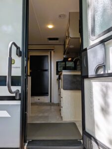 2023 APEX ULTRA-LITE ~ $29,750