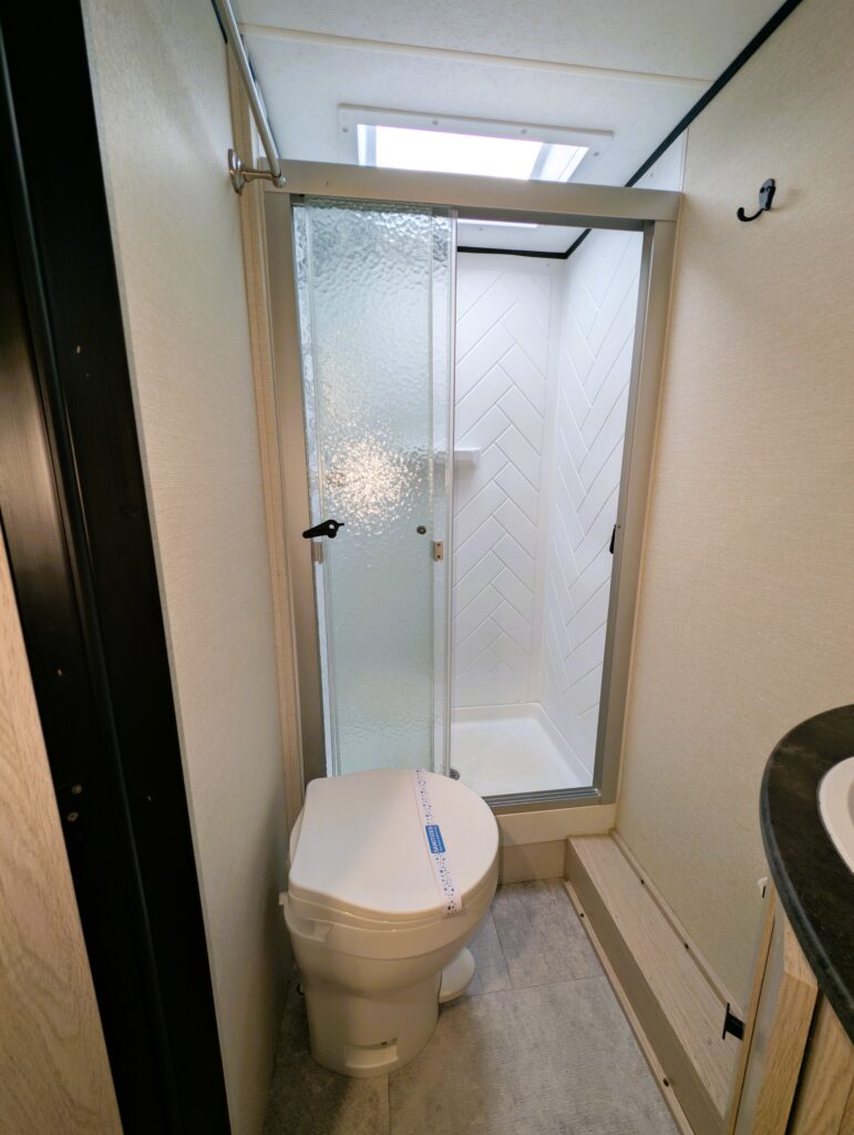 2023 APEX ULTRA-LITE ~ $29,750