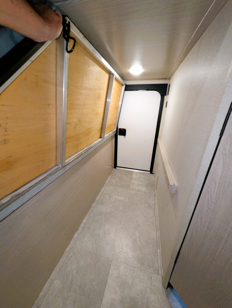 2023 APEX ULTRA-LITE ~ $29,750