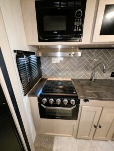 2023 APEX ULTRA-LITE ~ $29,750