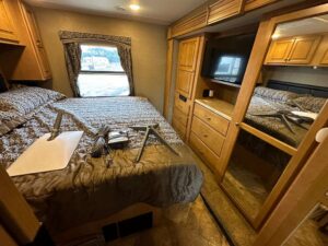 2016 THOR MOTOR COACH MIRAMAR 34.2 – $57,900