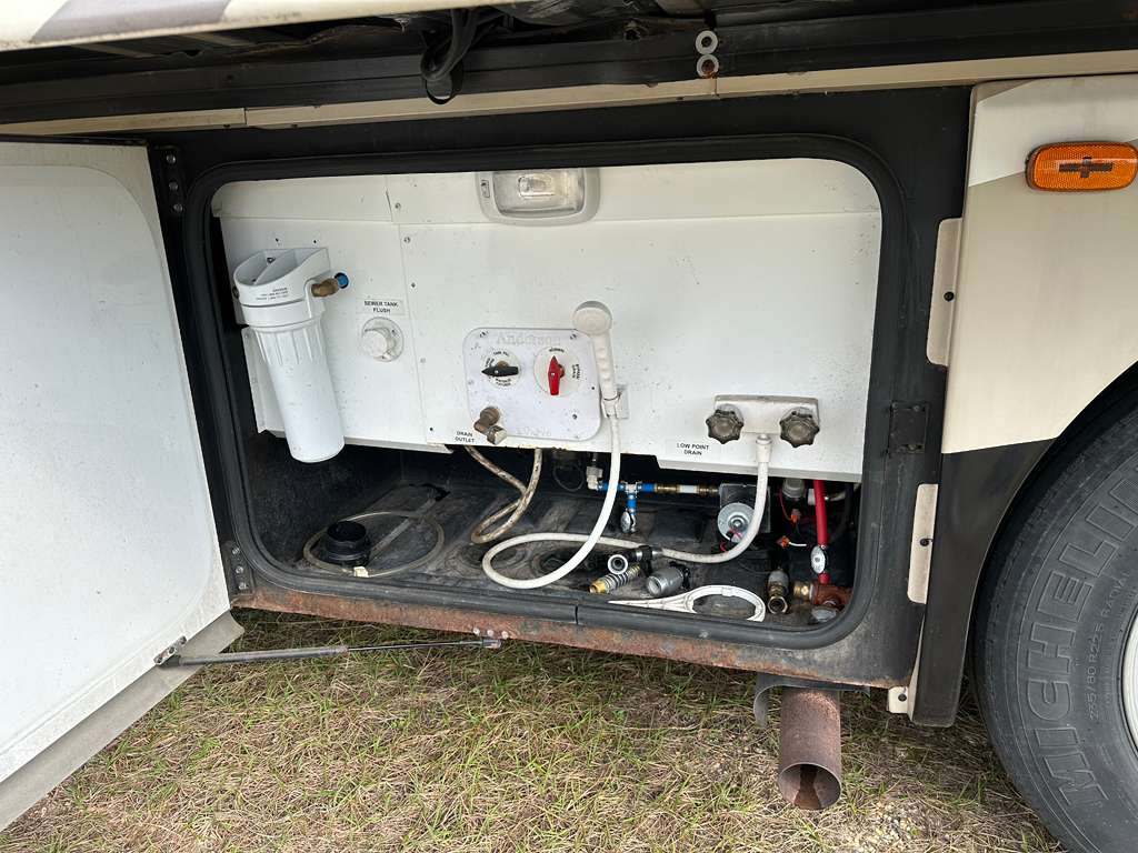 2016 THOR MOTOR COACH MIRAMAR 34.2 – $57,900