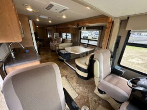 2016 THOR MOTOR COACH MIRAMAR 34.2 – $57,900