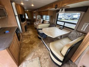 2016 THOR MOTOR COACH MIRAMAR 34.2 – $57,900