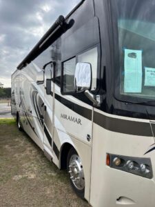 2016 THOR MOTOR COACH MIRAMAR 34.2 – $57,900