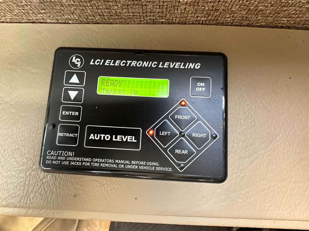 2016 THOR MOTOR COACH MIRAMAR 34.2 – $57,900