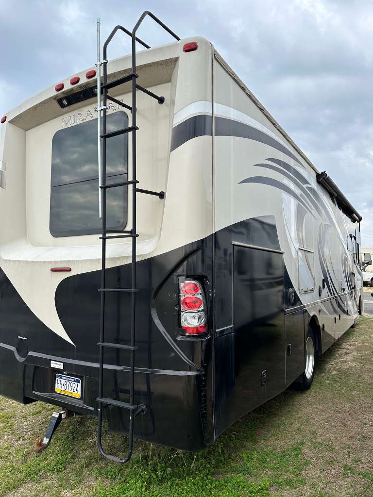 2016 THOR MOTOR COACH MIRAMAR 34.2 – $57,900