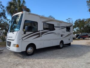 2013 ITASCA SUNSTAR 26HE – $20,000