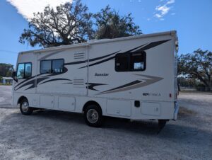 2013 ITASCA SUNSTAR 26HE – $20,000