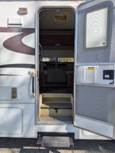 2013 ITASCA SUNSTAR 26HE – $20,000