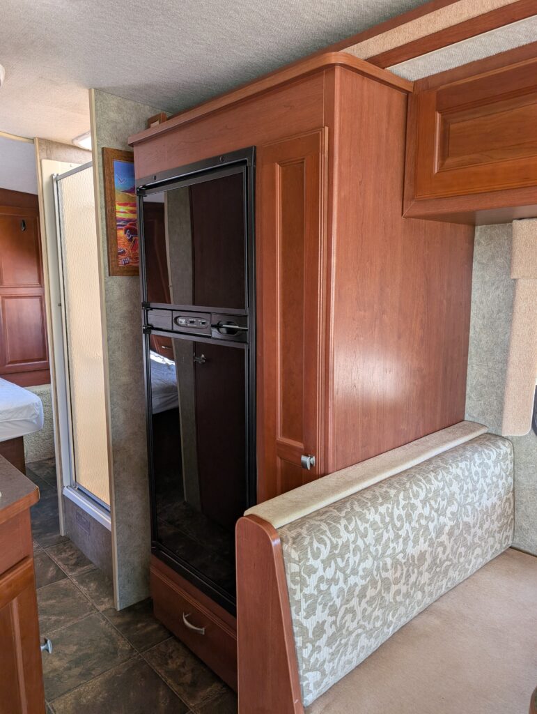 2013 ITASCA SUNSTAR 26HE – $20,000