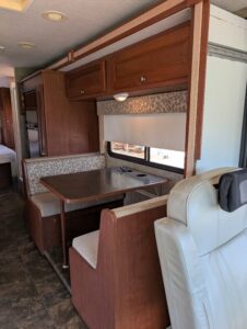 2013 ITASCA SUNSTAR 26HE – $20,000