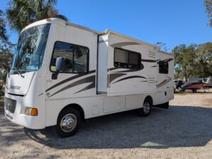 2013 ITASCA SUNSTAR 26HE – $20,000
