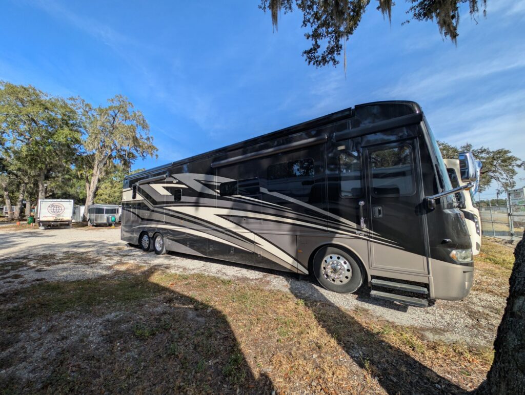 2020 Newmar Ventana 4002 – $235,000
