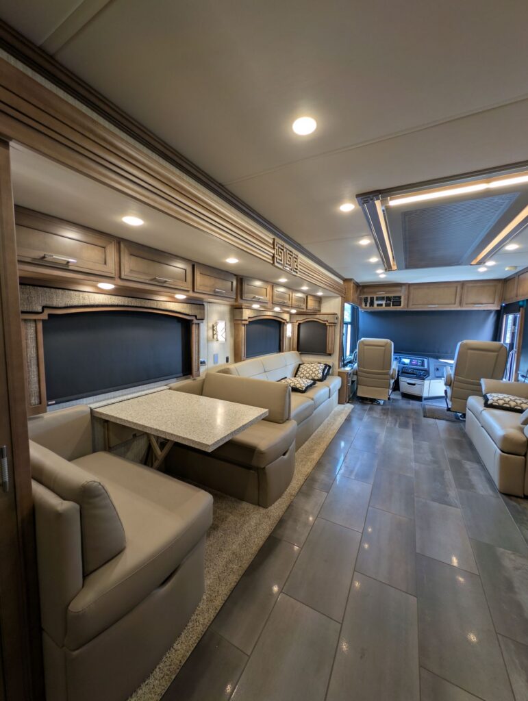 2020 Newmar Ventana 4002 – $235,000