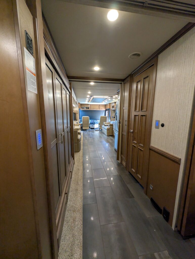 2020 Newmar Ventana 4002 – $235,000