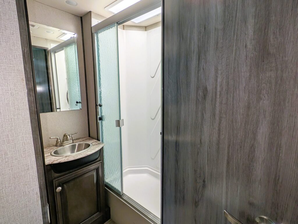 2019 Holiday Rambler Admiral 32S for sale, photo 10