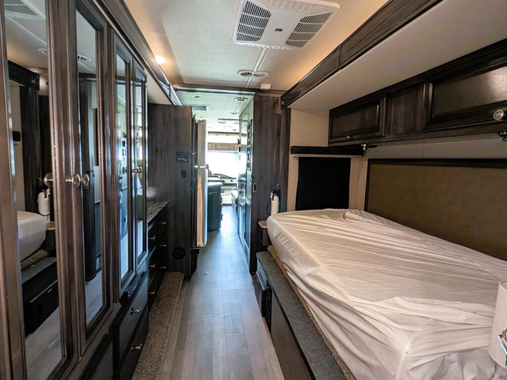 2019 Holiday Rambler Admiral 32S for sale, photo 12