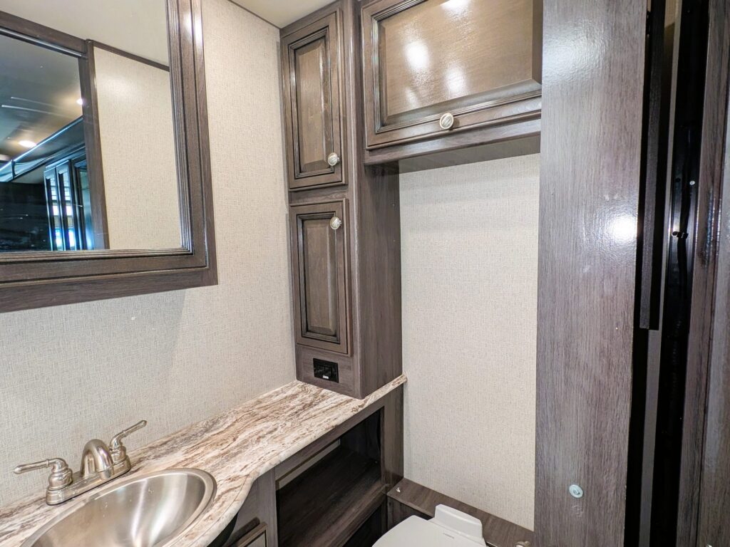 2019 Holiday Rambler Admiral 32S for sale, photo 14