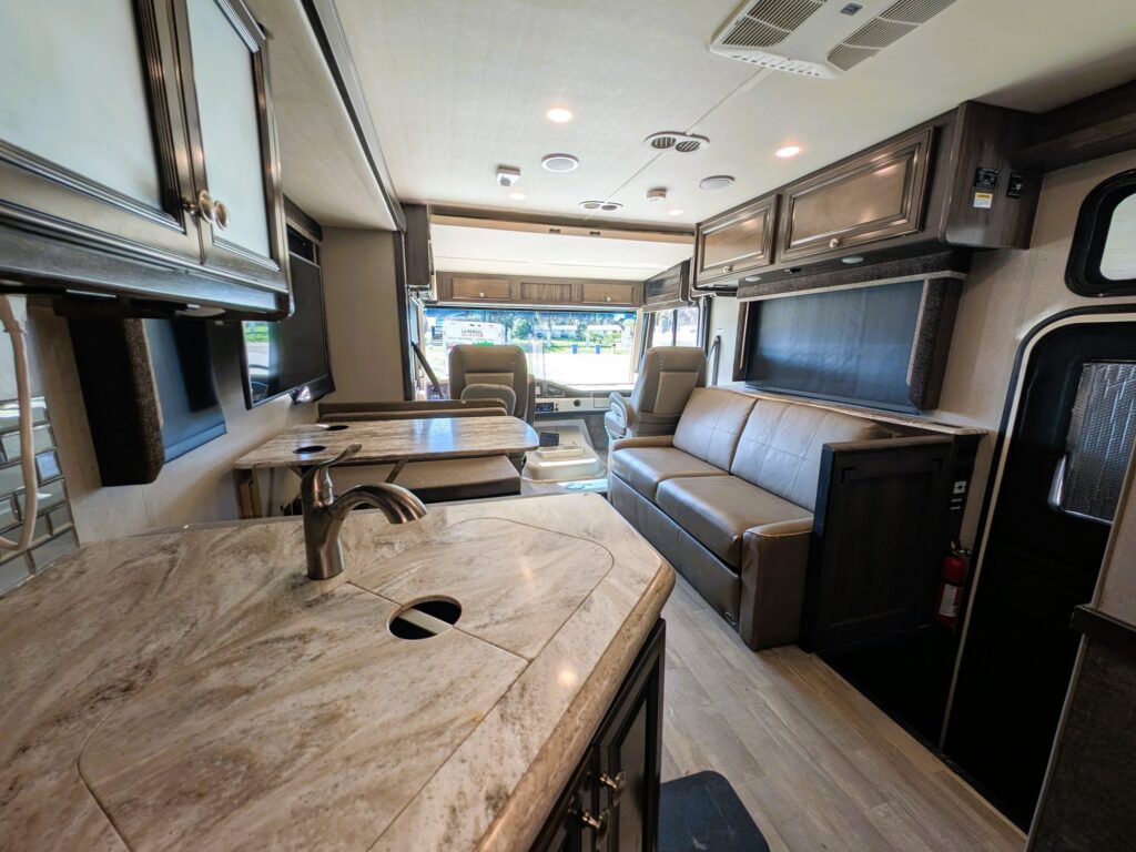 2019 Holiday Rambler Admiral 32S for sale, photo 18
