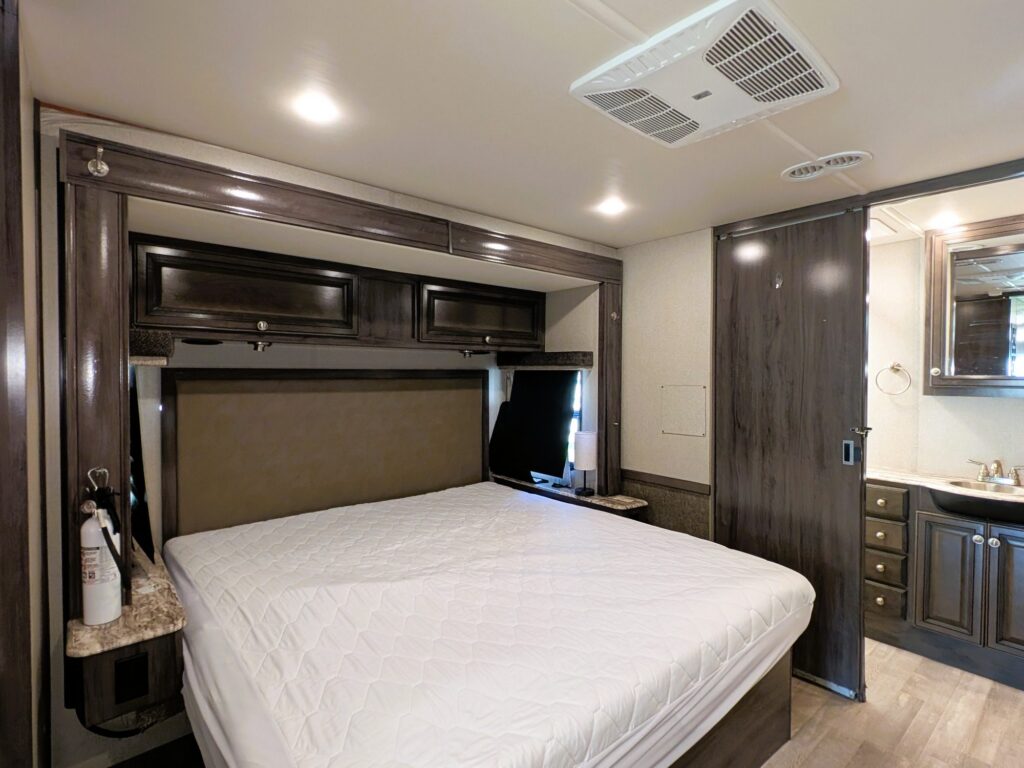 2019 Holiday Rambler Admiral 32S for sale, photo 20