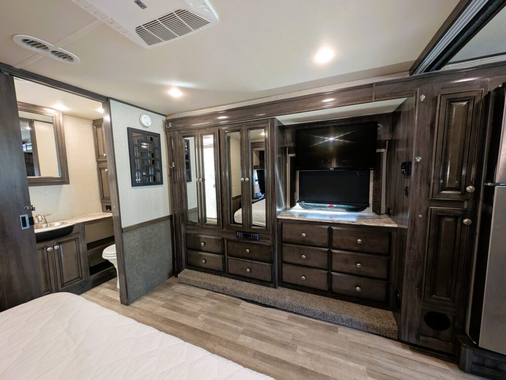 2019 Holiday Rambler Admiral 32S for sale, photo 21
